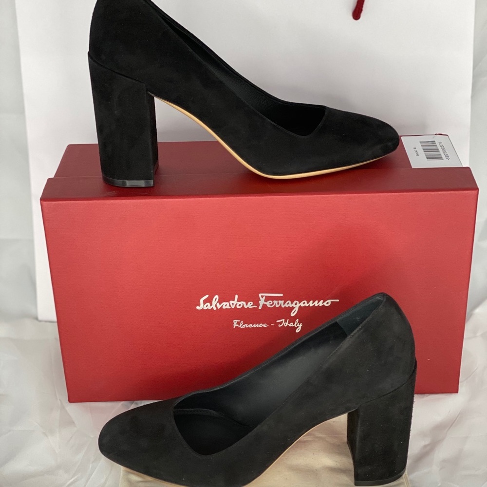 SOLD!! Salvatore Ferragamo Arezzo 85 Suede pump - Picture 4 of 8